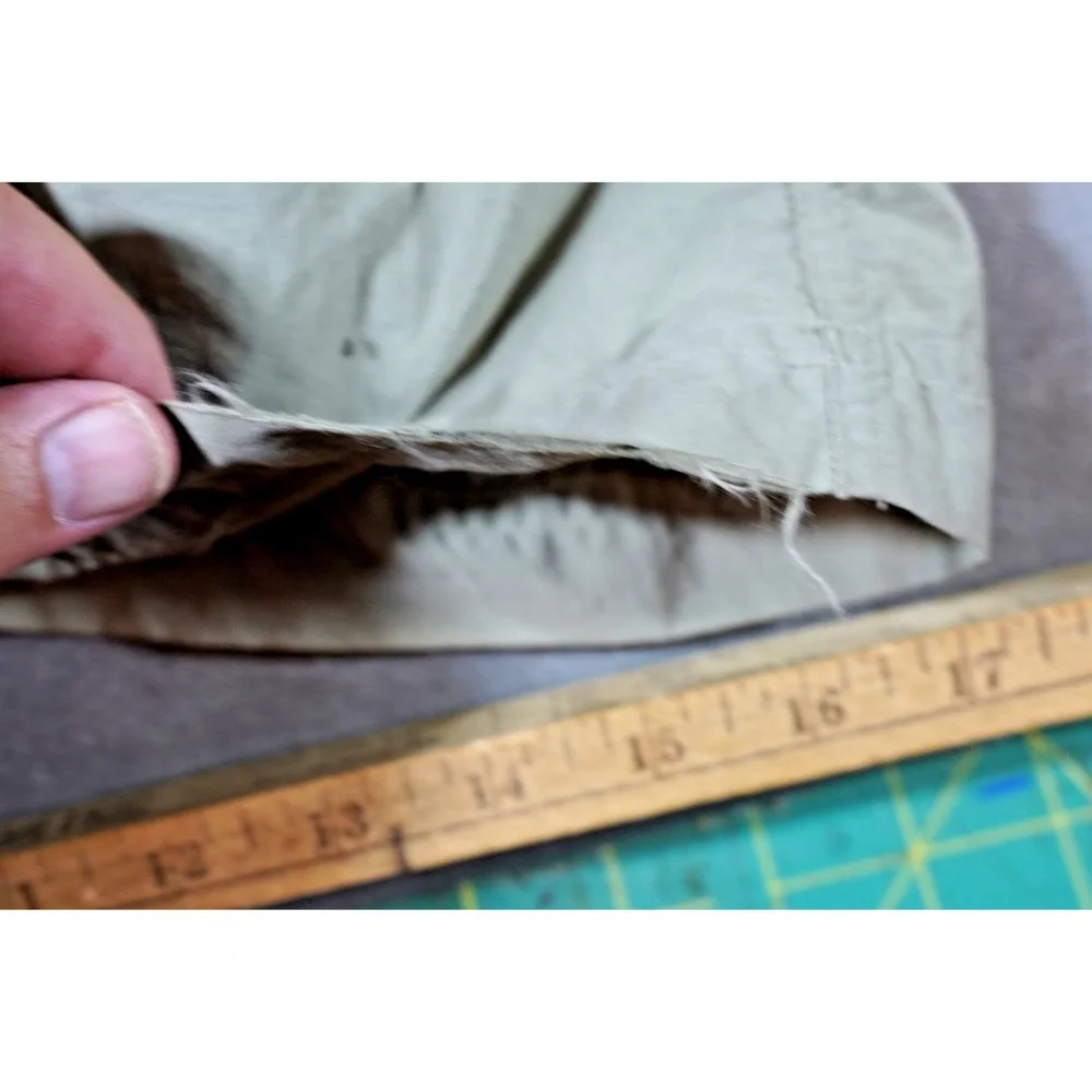 The North Face Men's Large Convertible Hiking Cargo Pants Beige Zip Off Leg